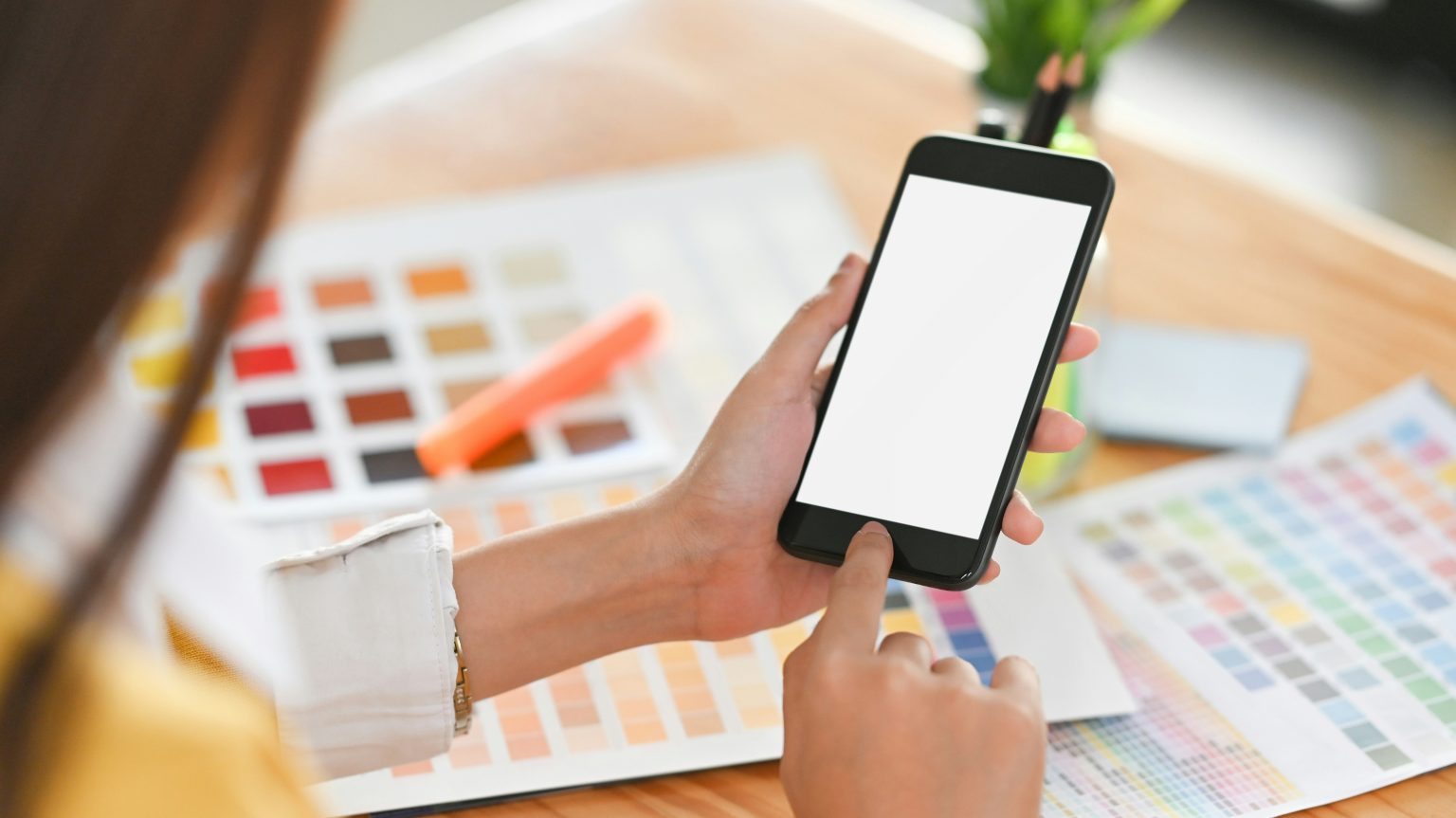 How Mobile Apps Are Revolutionising Eye Care: A Case Study of Feel Good Contacts